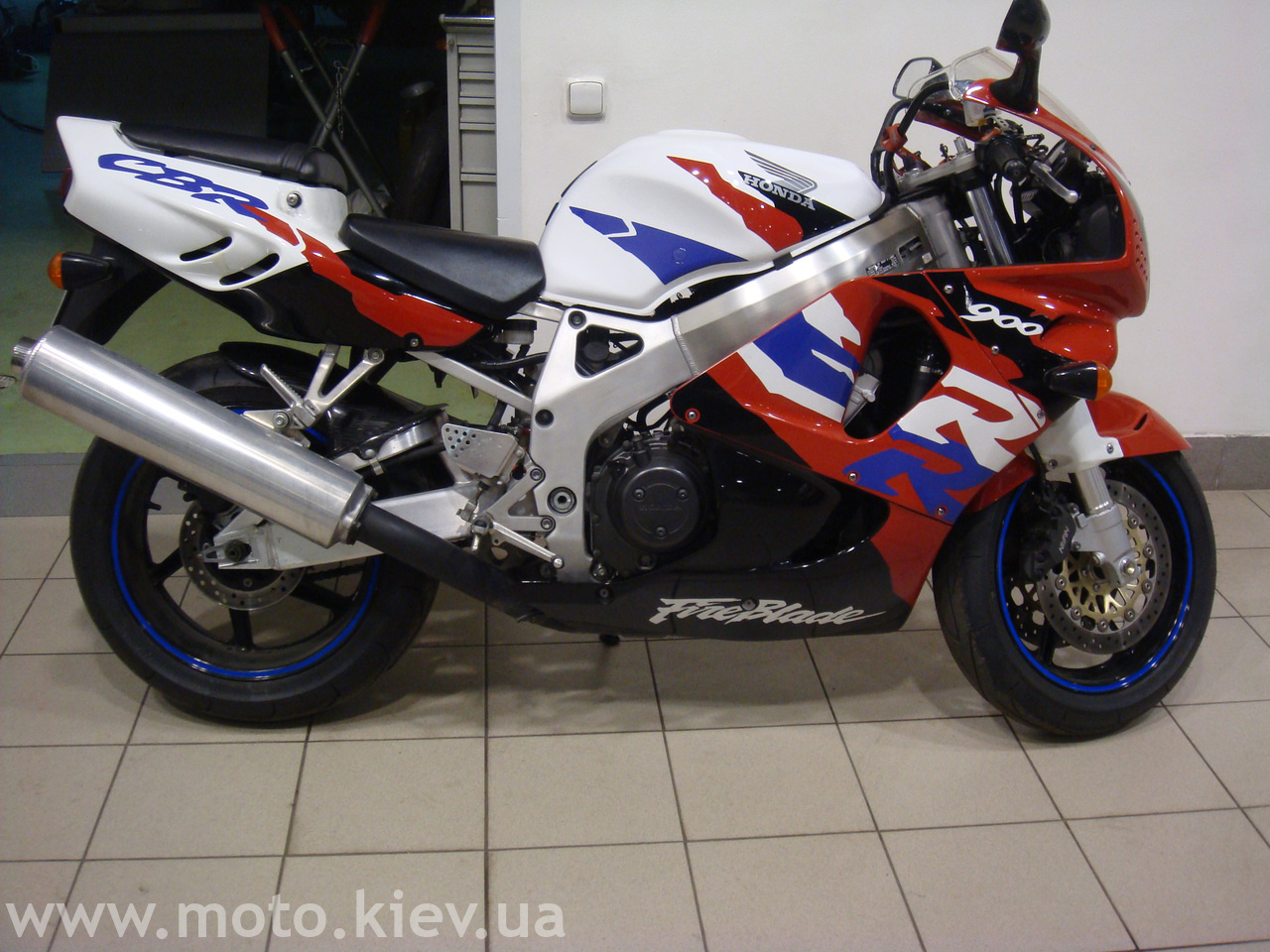 HONDA CBR 900 RR (SC28,SC33) 1992-1999 года + + + - Обговорення мотоциклів  - UAMOTO [moto] (Україна, Мотоцикли, Байкери, Ukraine, Motorcycles, Bikers)