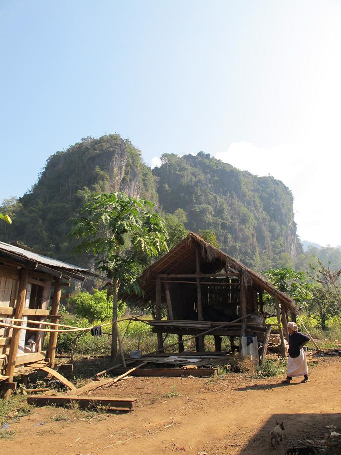 коренные беженцы Chiang Dao