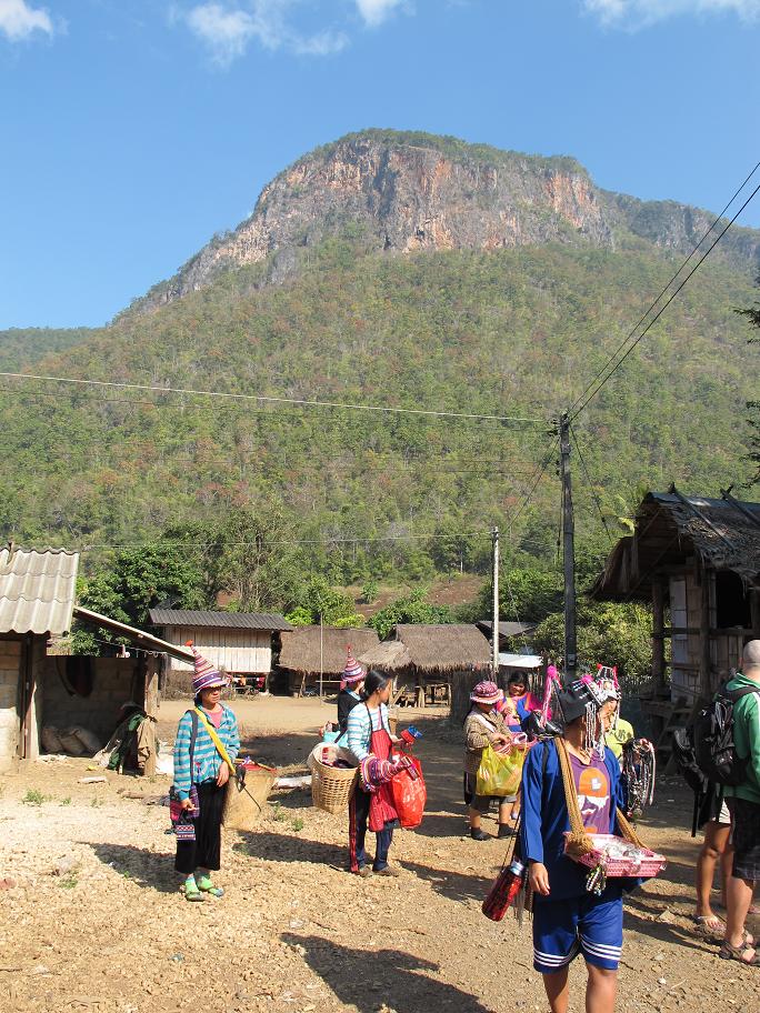 коренные беженцы Chiang Dao