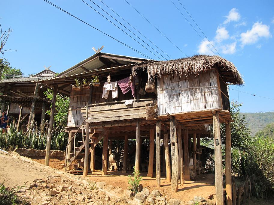 коренные беженцы Chiang Dao