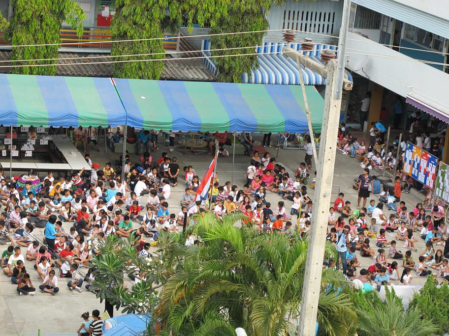 Kanchanaburi. оба берега реки Квай