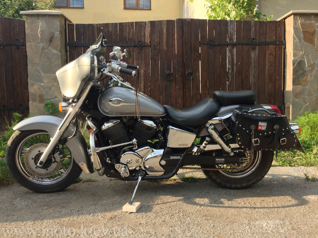 Honda shadow phoenix 400